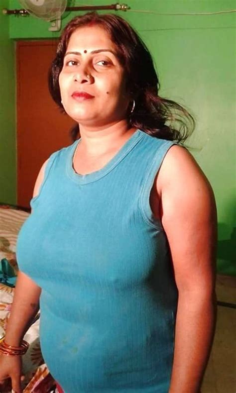 indian aunty huge boobs nude|Aunty boobs xxx videos